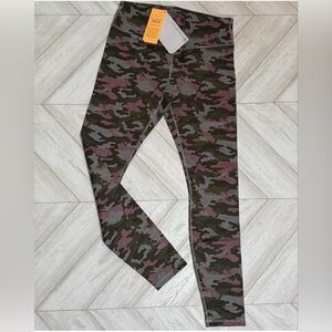 NWT Fabletics Leggings